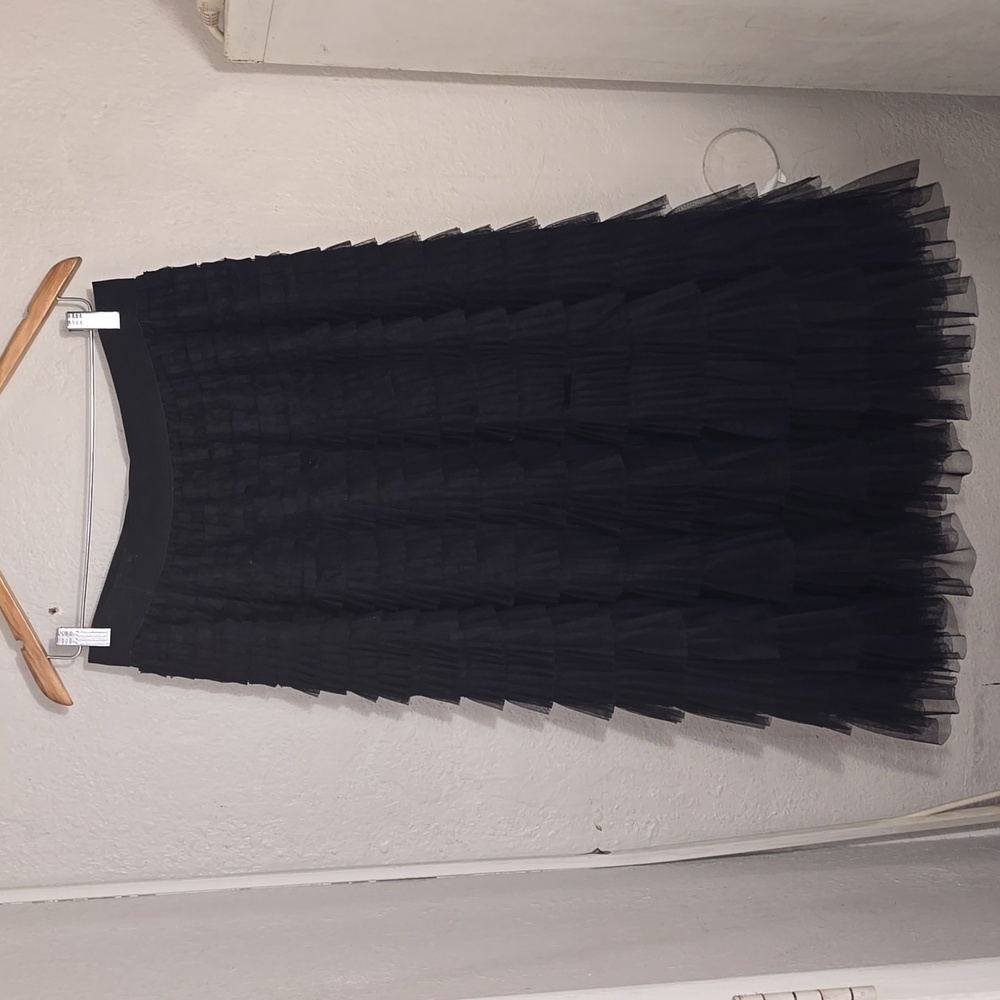 NWOT Mesh Layered Hem Skirt - Picture 2 of 3